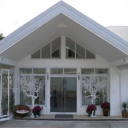 Leblanc Exclusive Resort Antipolo Exterior foto